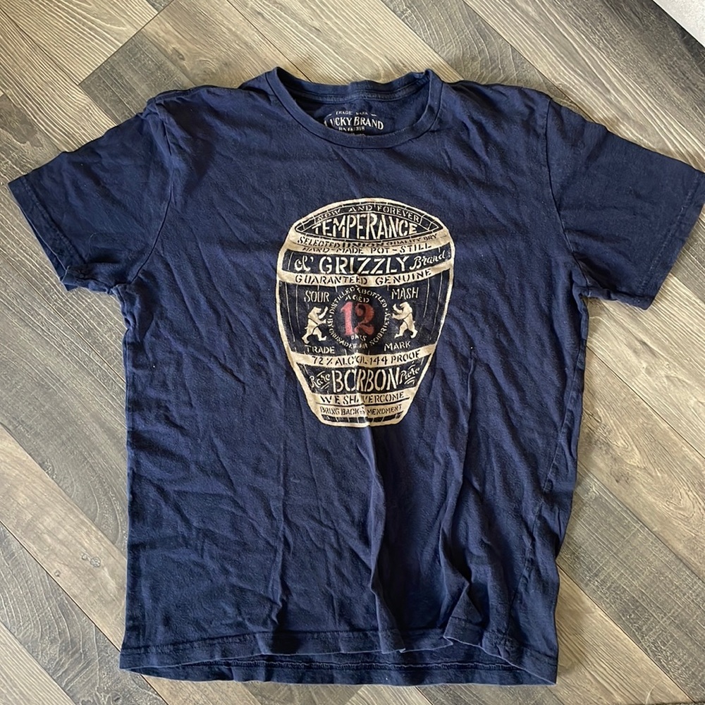 Lucky Brand Shirt. Medium. Runs a little small. Great condition. Medium.